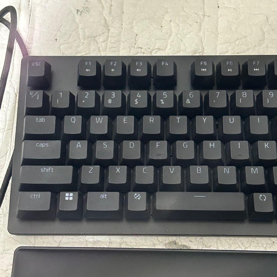 美品　Razer Huntsman V2 Tenkeyless