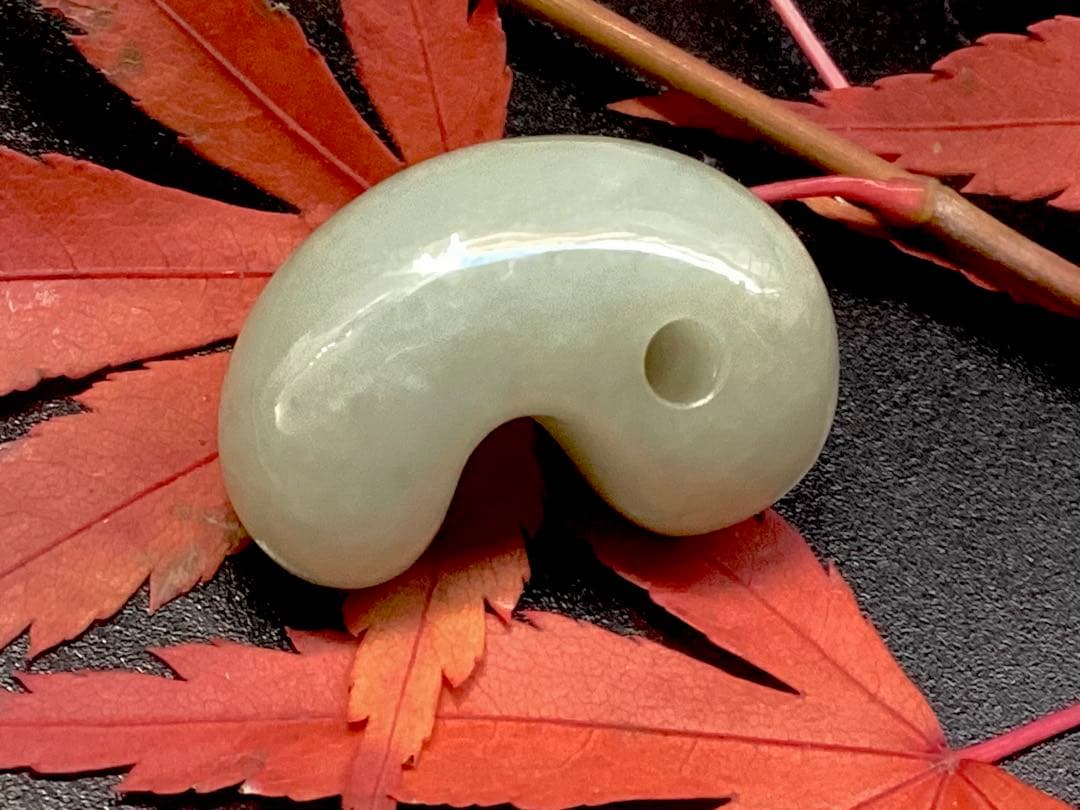 ✳一生物です　本物ジェイドをお持ちください　糸魚川翡翠勾玉　御守りにソーティング