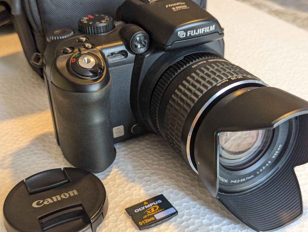デジタルカメラ FUJIFILM FinePix S9000 xD-Picture 512MB