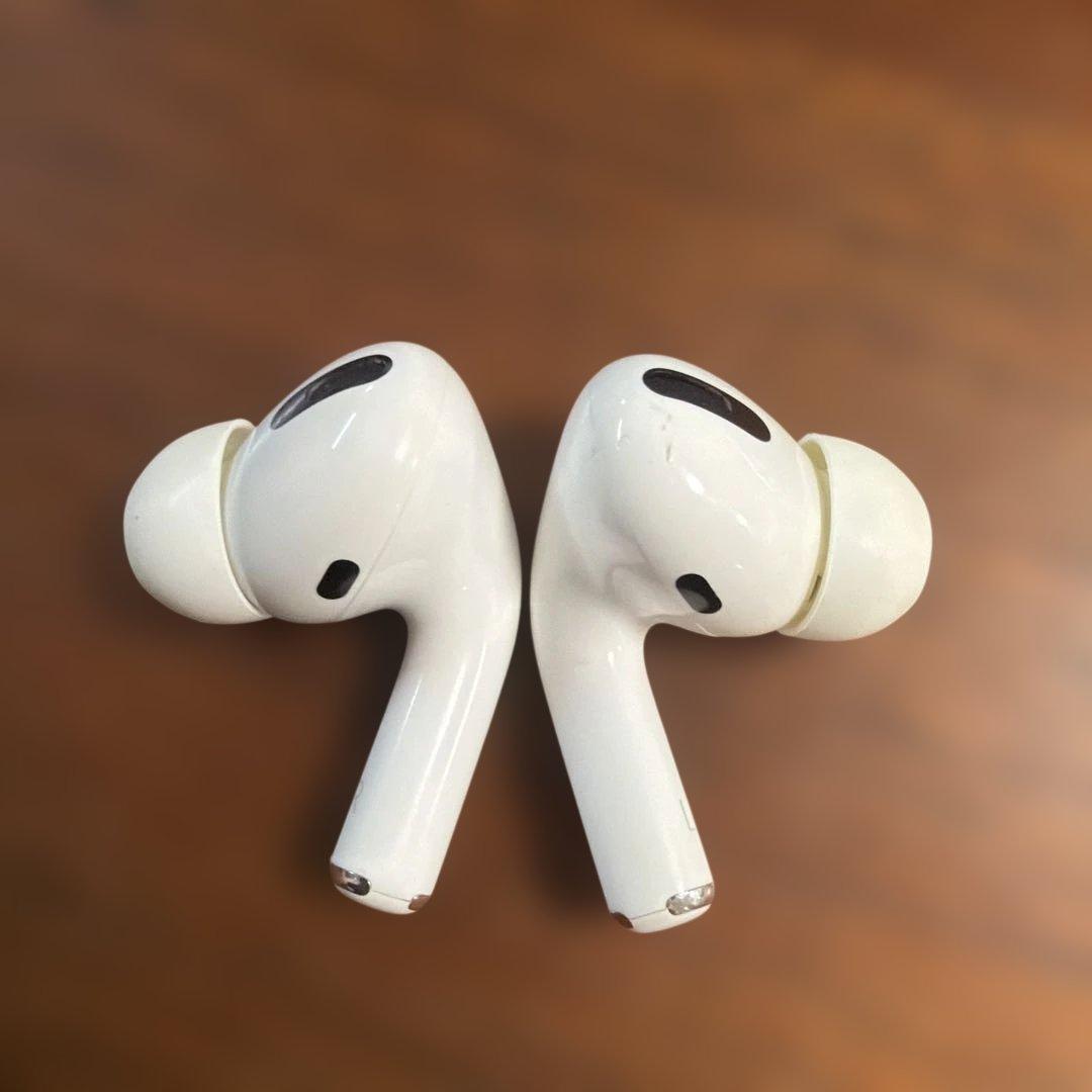 AirPods pro 本体、充電ケース、替えのイヤーチップ付き