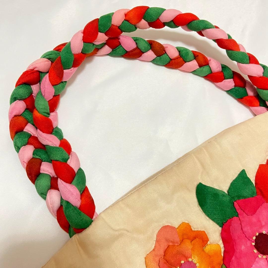 パッチワーク　花柄刺繍　トートバッグ